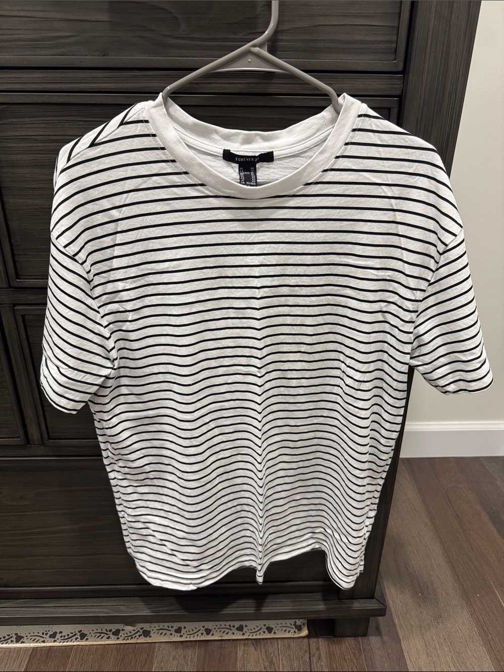 Women’s forever 21 stripe t-shirt size xs